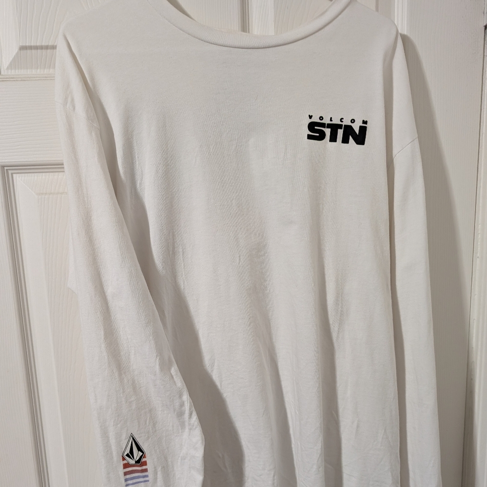 Men's XL Volcom long sleeve shirt